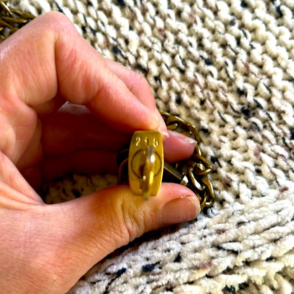 #215 Authentic Louis Vuitton lock n key - Picture 6 of 7